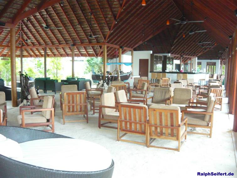 Summer Island Village - Malediven 2014 Bar.jpg
